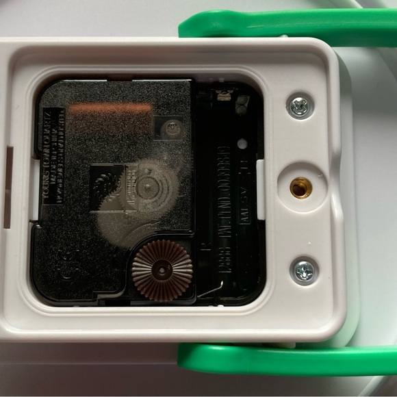 Lovevery Clock - Picture 3 of 10